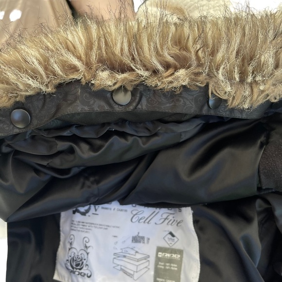 Ride‎ snowboards cell five puffer snow ski jacket warm, ties and secure pockets - Picture 11 of 15